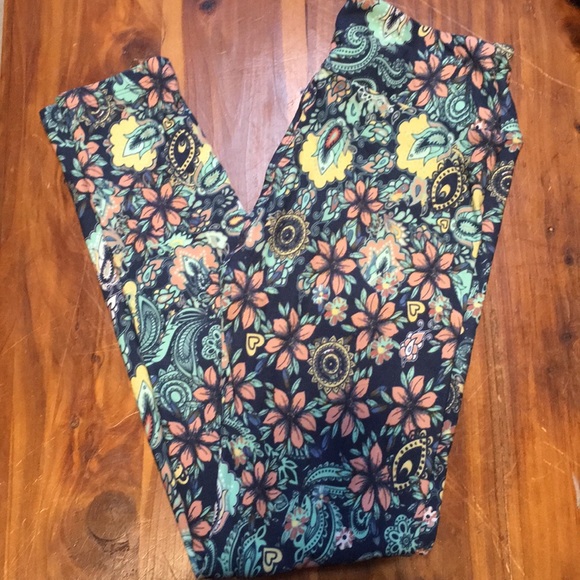 LuLaRoe Pants - New OS LuLaRoe leggings